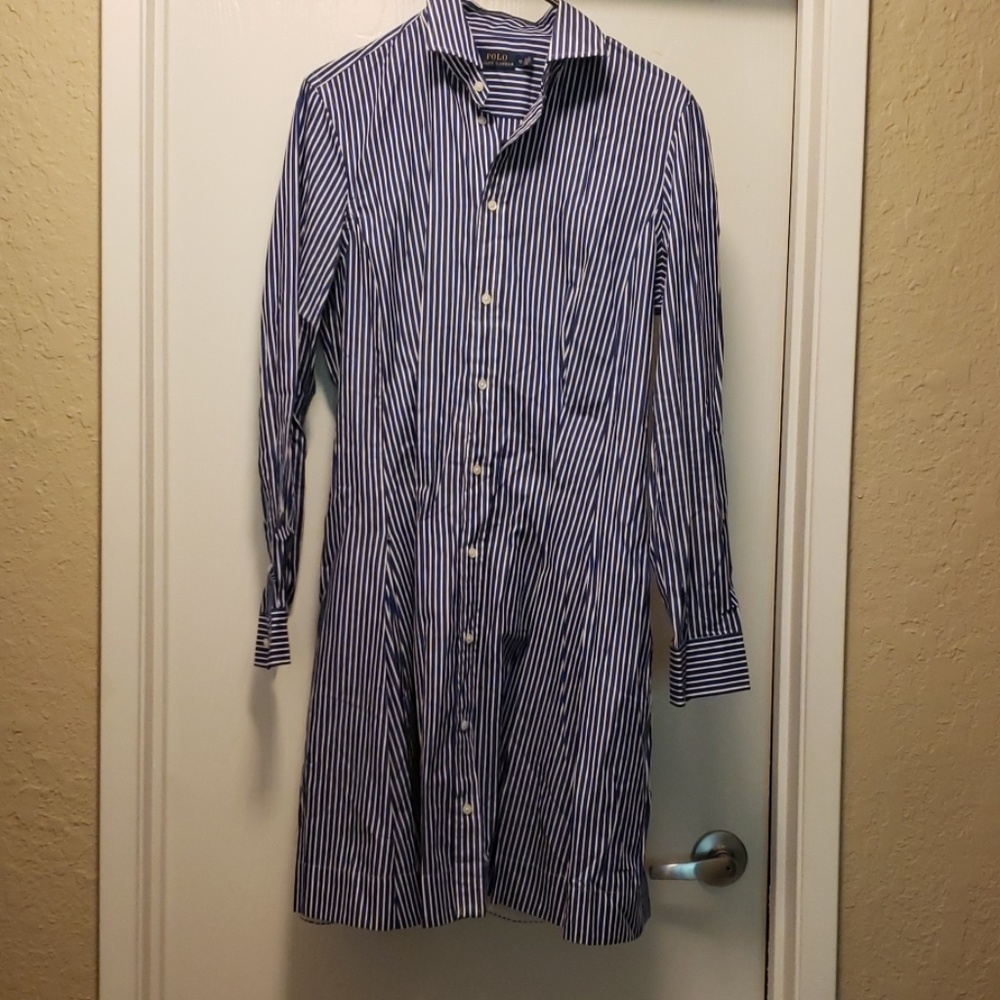 Blue and white stripe buttons down shirt